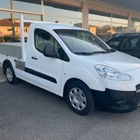 Peugeot partner autocarro con cassone