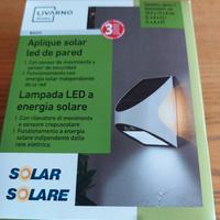 Lampada LED a energia solare NUOVA