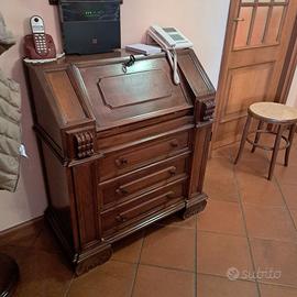 Mobiletto ingresso anni 70 in stile con cassetti e