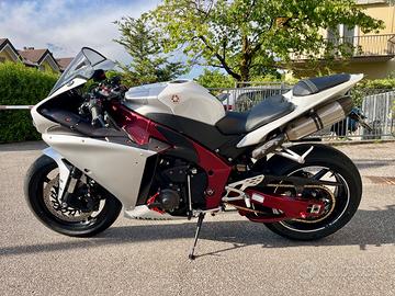 Yamaha R1