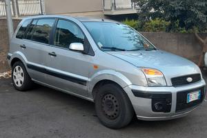 Ford Fusion 1.4 con lavori da fare
