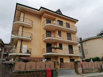Appartamento di 65 m² con 3 locali e box auto a Av