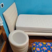 Letto singolo in ecopelle bianco + comodino 