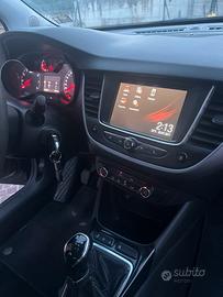 Opel crossland benz/gpl