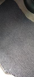 due rotoli di moquette 