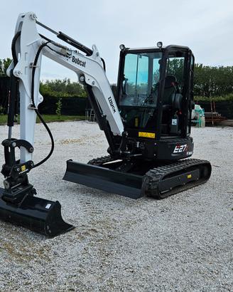 Escavatore BOBCAT 27 qli braccio lungo