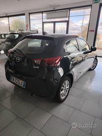 Autovettura Mazda2
