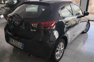 Autovettura Mazda2