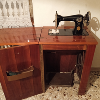 Macchina da cucire a pedale Singer