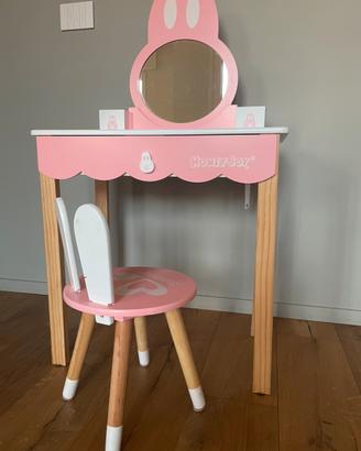 Tavolo da trucco con sedia rosa bambina