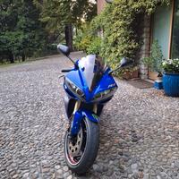 Yamaha YZF R1
