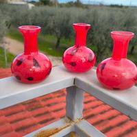 Tris di Mini Vasi Artigianali – Rosso Rubino e Ast