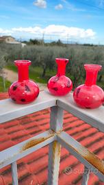Tris di Mini Vasi Artigianali – Rosso Rubino e Ast