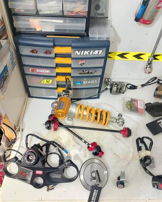 APRILIA RSV4 FACTORY RICAMBI E ACCESSORI
