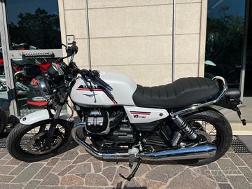Moto Guzzi V7 IV Special