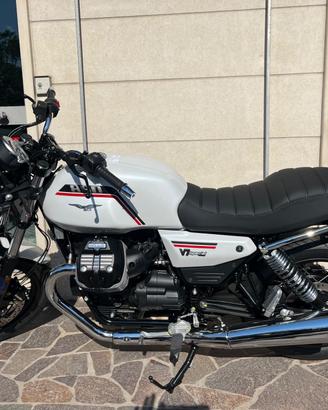 Moto Guzzi V7 IV Special