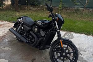 Harley 750 Street