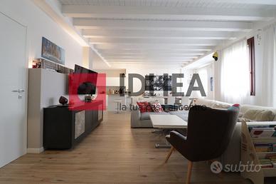 APPARTAMENTO TRICAMERE PIANO TERRA CON GIARDINO RI