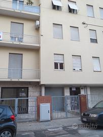 Locale commerciale di mq 35 E. 900