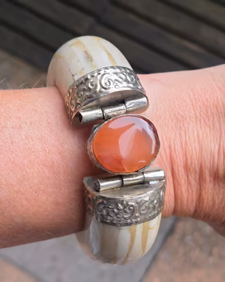 Bracciale anni 70 con corniola naturale