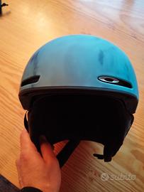 Oakley-casco sci e snowboard 