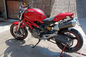Ducati Monster 696