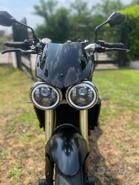Triunph street triple