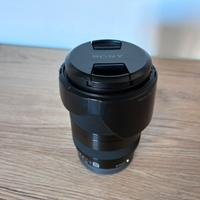 Obiettivo Sony E-mount 18-200