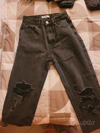 pantaloni strappati bershka 