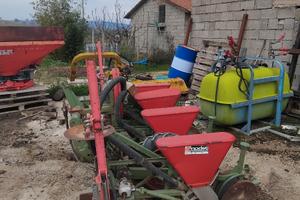 Seminatrice per mais e girasole