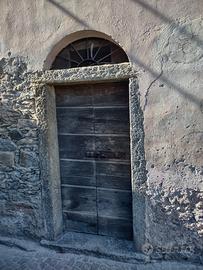 Casa di paese con giardino