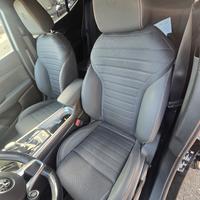 Alfa Romeo Tonale sedili interni sportivi