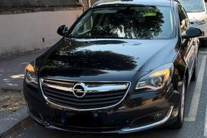 Opel insegna in buone condizioni