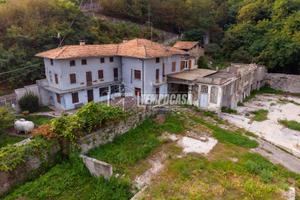 SOLUZIONE INDIPENDENTE IMMERSA NEL VERDE