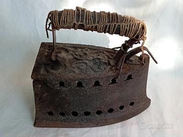 antico ferro da stiro a carbone