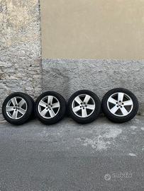 Cerchi in lega 5 fori con gomme invernali