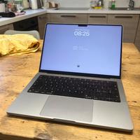 Apple MacBook Pro M2 Pro – 16GB RAM – 500GB SSDd