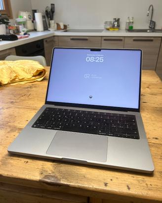 Apple MacBook Pro M2 Pro – 16GB RAM – 500GB SSDd