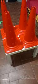 Coni con fori colore rosso -Altezza 52 cm