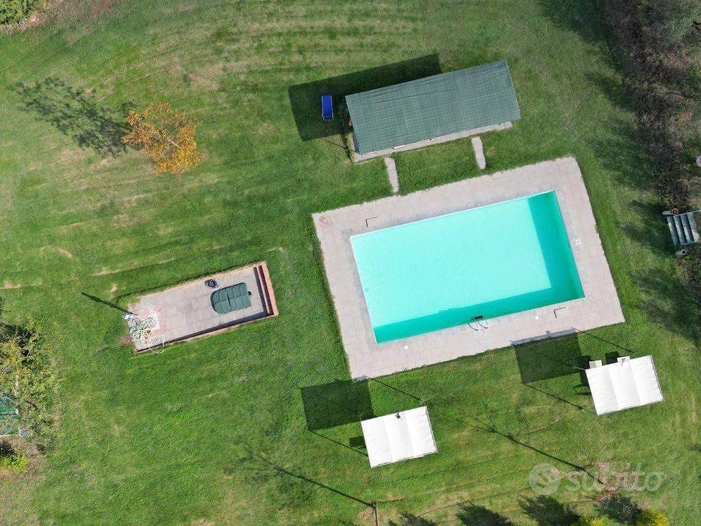 Rustico / Casale di 530 m² con più di 5 locali e b - Altro