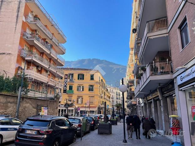 MULTILOCALE A CASTELLAMMARE DI STABIA