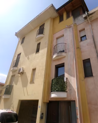trivano con cantina Nuda Proprieta'