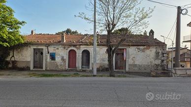 Vend edificio c.so del popolo 2-4-6-8 borgo celano