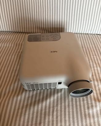 Video proiettore NEC HT1000