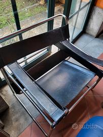 poltrona di design da sistemare,