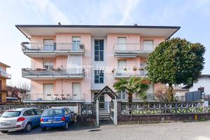 TRILOCALE ULTIMO PIANO CON BOX DOPPIO