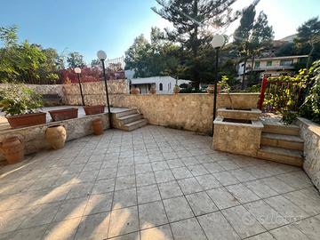 COSTA SARACENA villa accorpata fronte mare