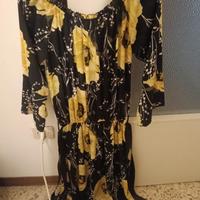 Vestito floreale elegante.