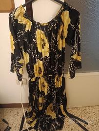 Vestito floreale elegante.