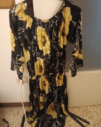 Vestito floreale elegante.